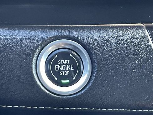 Used 2023 Cadillac Escalade ESV Premium Luxury AWD/4WD image 37