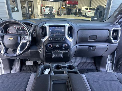 Used 2021 Chevrolet Silverado 1500 LT image 18