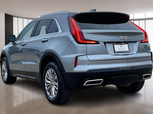 Used 2024 Cadillac XT4 Premium Luxury image 12