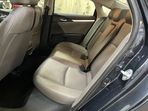 Used 2018 Honda Civic Touring image 20