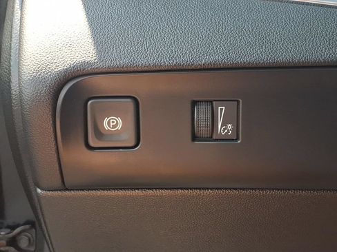 Certified 2023 Buick Enclave Essence AWD/4WD image 18