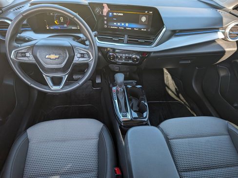 Used 2024 Chevrolet Trax LT w/ Driver Confidence Package image 7