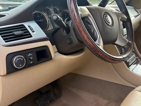 Used 2011 Cadillac Escalade Premium AWD/4WD image 14