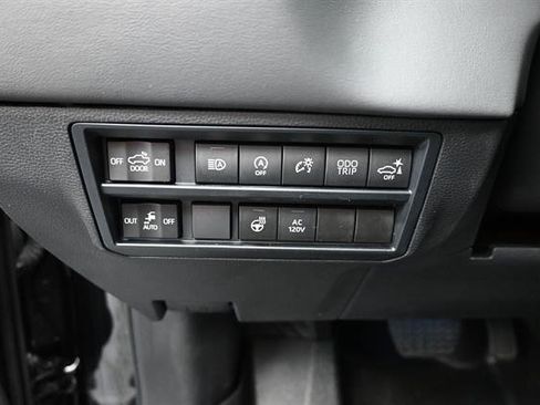 Used 2024 Toyota Tundra Platinum AWD/4WD image 9