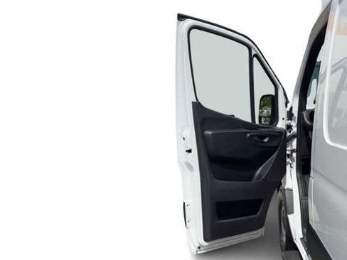 Used 2023 Mercedes-Benz Sprinter 2500 image 12