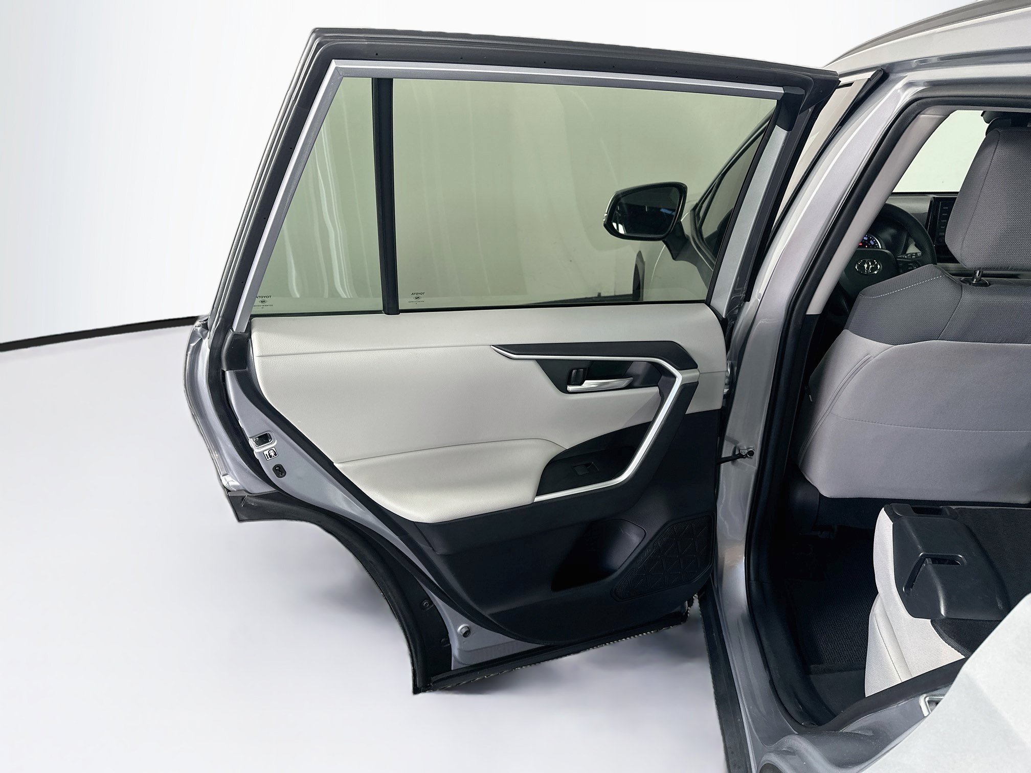 Used 2020 Toyota RAV4 XLE FWD image 27