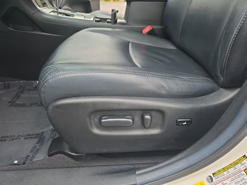 Used 2013 Toyota Highlander SE FWD image 31