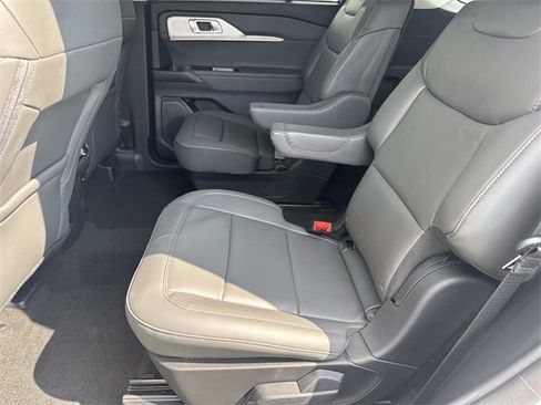 New 2025 Ford Explorer Active w/ Active Comfort Package image 16