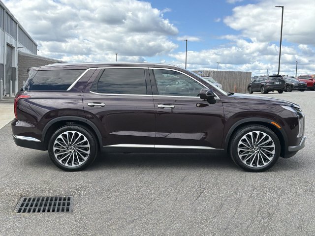 Used 2025 Hyundai Palisade Limited FWD image 14