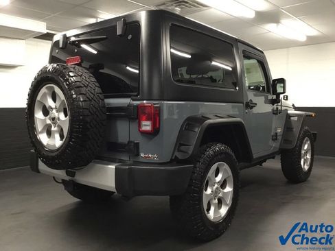 Used 2015 Jeep Wrangler Sahara w/ Connectivity Group AWD/4WD image 10