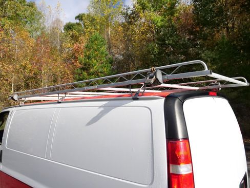 Used 2018 GMC Savana 3500 w/ Driver Convenience Package image 8