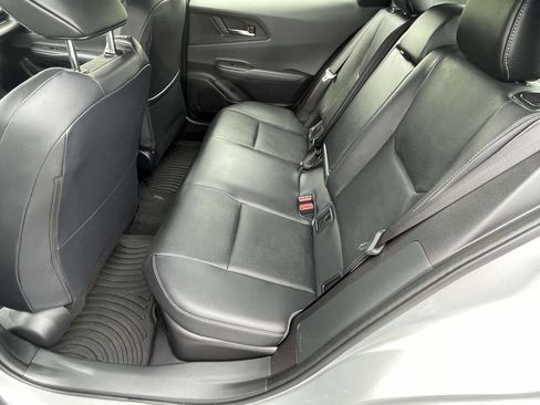 Used 2025 Toyota Prius XLE image 11