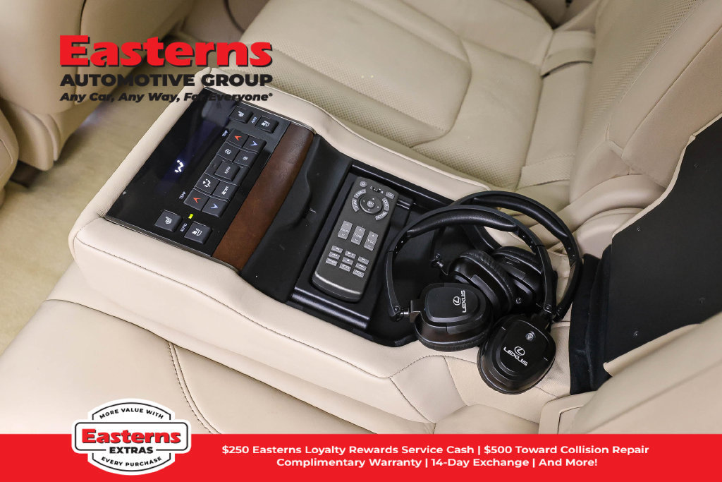 Used 2021 Lexus LX 570 4WD w/ Luxury Package image 28