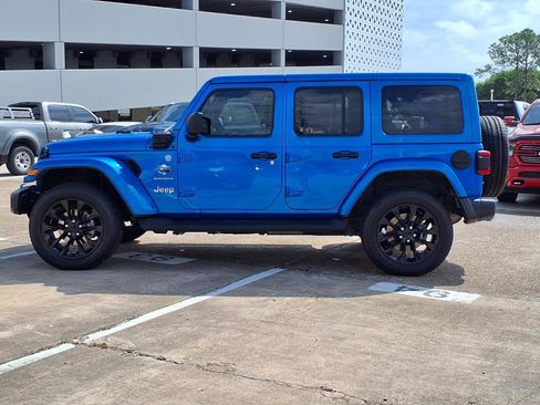 Certified 2023 Jeep Wrangler Unlimited Sahara w/ Cold Weather Group AWD/4WD image 28