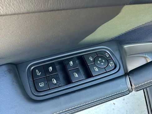 Used 2025 Porsche Cayenne Turbo image 19