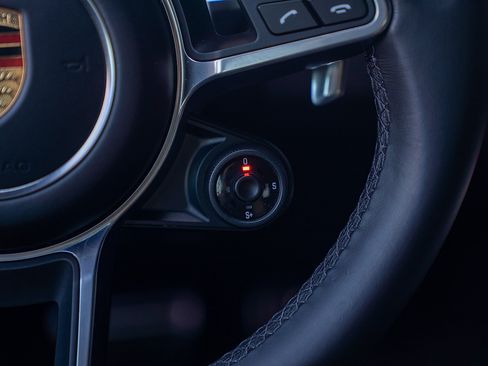 Certified 2023 Porsche Cayenne GTS AWD/4WD image 9