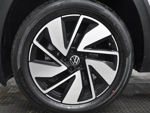 Used 2024 Volkswagen Atlas SE image 8