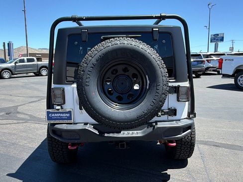 Used 2018 Jeep Wrangler Rubicon AWD/4WD image 4