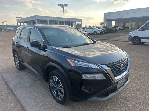 Used 2023 Nissan Rogue SV image 14