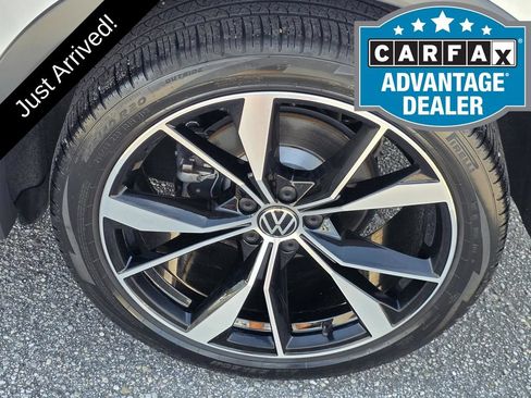 Used 2024 Volkswagen Tiguan SEL R-Line AWD/4WD image 39