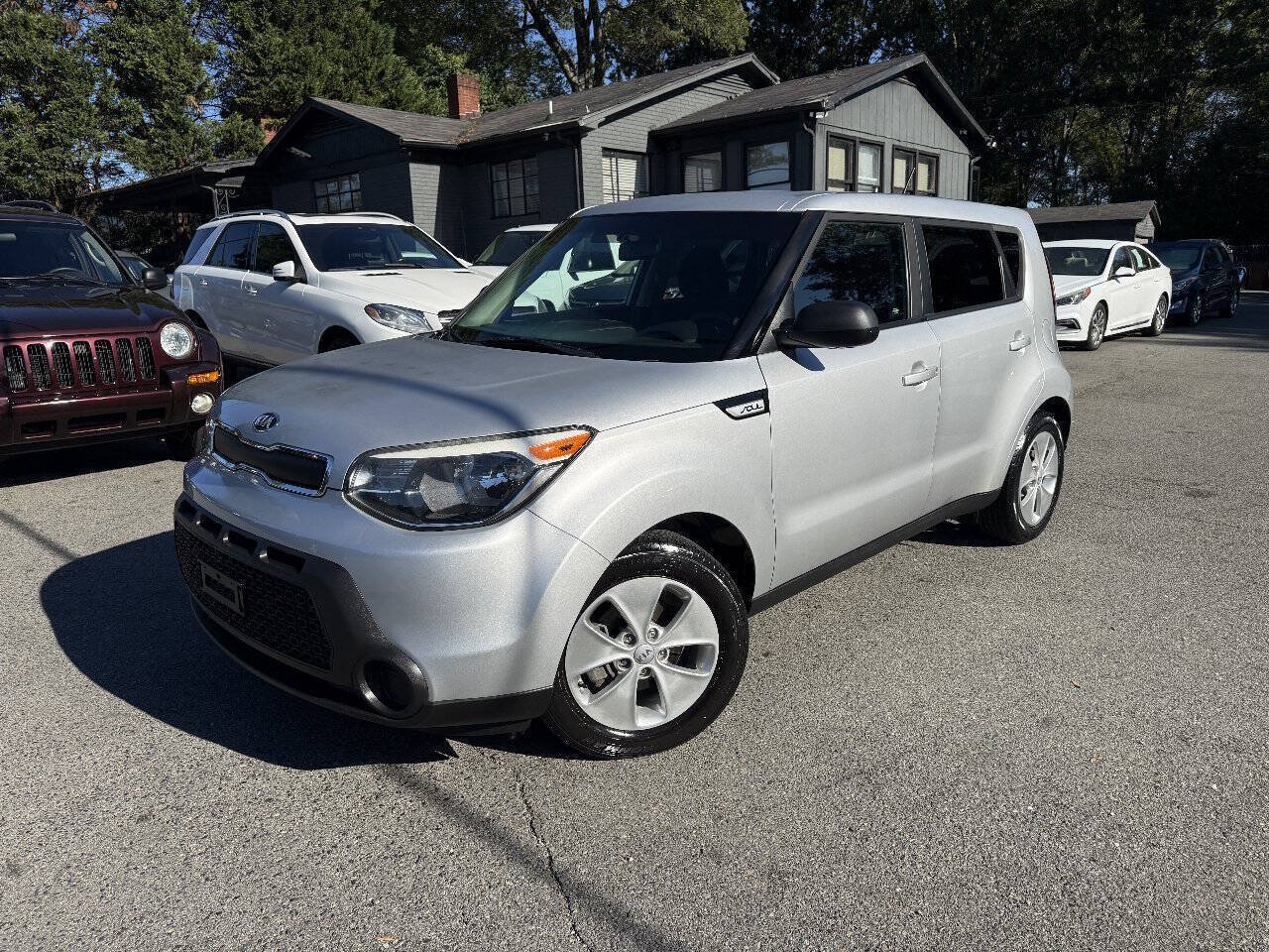 Used 2016 Kia Soul FWD image 1