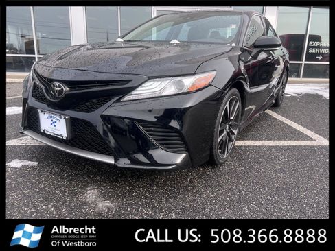 Used 2019 Toyota Camry XSE image 1