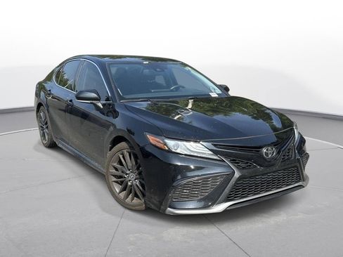Used 2021 Toyota Camry XSE FWD image 4