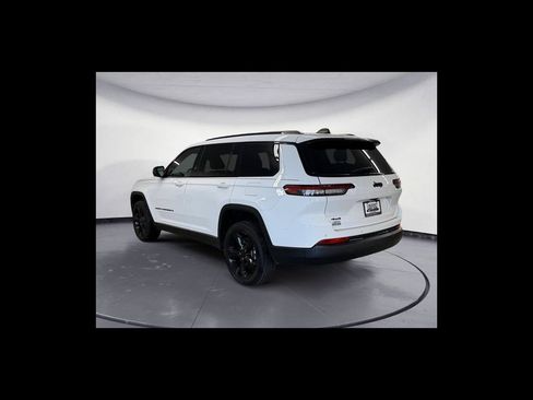 Used 2024 Jeep Grand Cherokee L Laredo AWD/4WD image 4