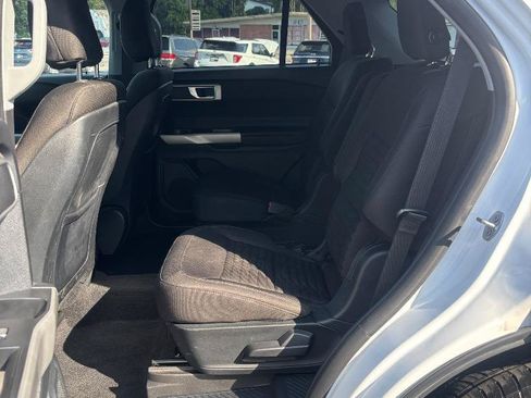 Used 2020 Ford Explorer XLT RWD image 25