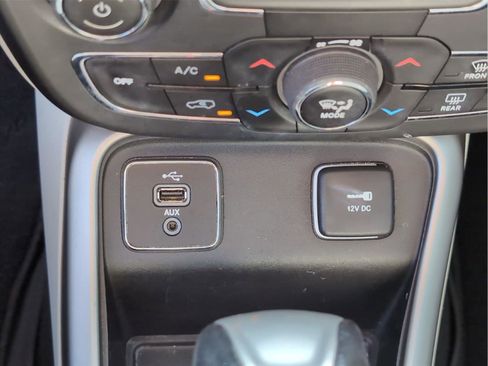 Used 2018 Jeep Compass Latitude w/ Popular Equipment Group image 23