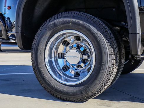 New 2026 GMC Sierra 3500 Denali w/ Denali Reserve Package image 9