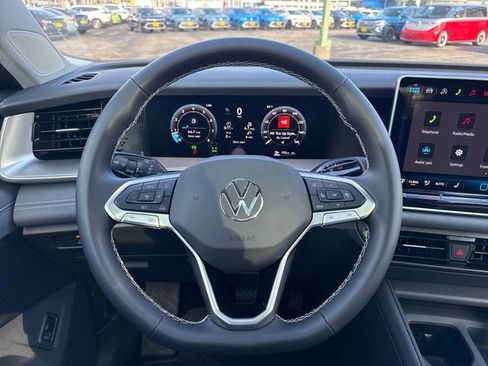 New 2026 Volkswagen Tiguan SE image 19