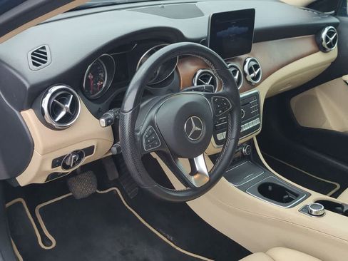Used 2019 Mercedes-Benz GLA 250 4MATIC image 2