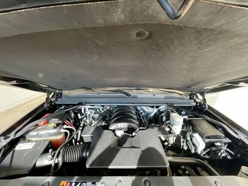 Used 2018 Chevrolet Suburban LT AWD/4WD image 27