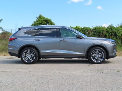 Used 2024 Acura MDX SH-AWD w/ Advance Package image 2
