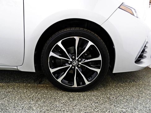 Used 2018 Toyota Corolla SE FWD image 26