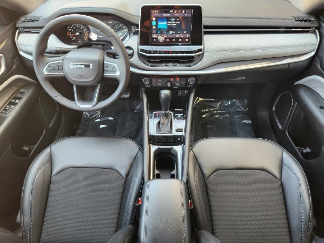 Used 2025 Jeep Compass Latitude AWD/4WD image 26