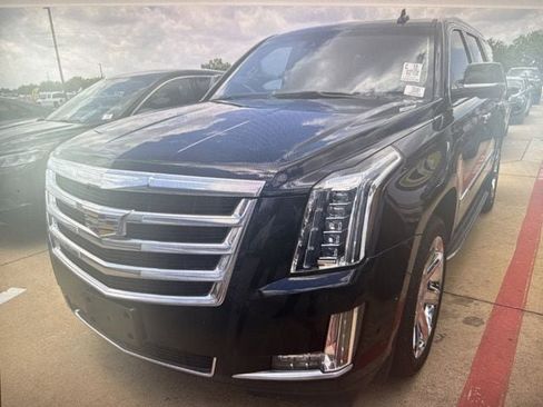 Used 2020 Cadillac Escalade Luxury RWD image 1