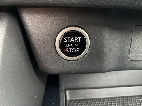 Used 2022 Nissan Rogue SV image 28