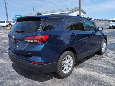 Used 2022 Chevrolet Equinox LS w/ LS Convenience Package AWD/4WD image 11
