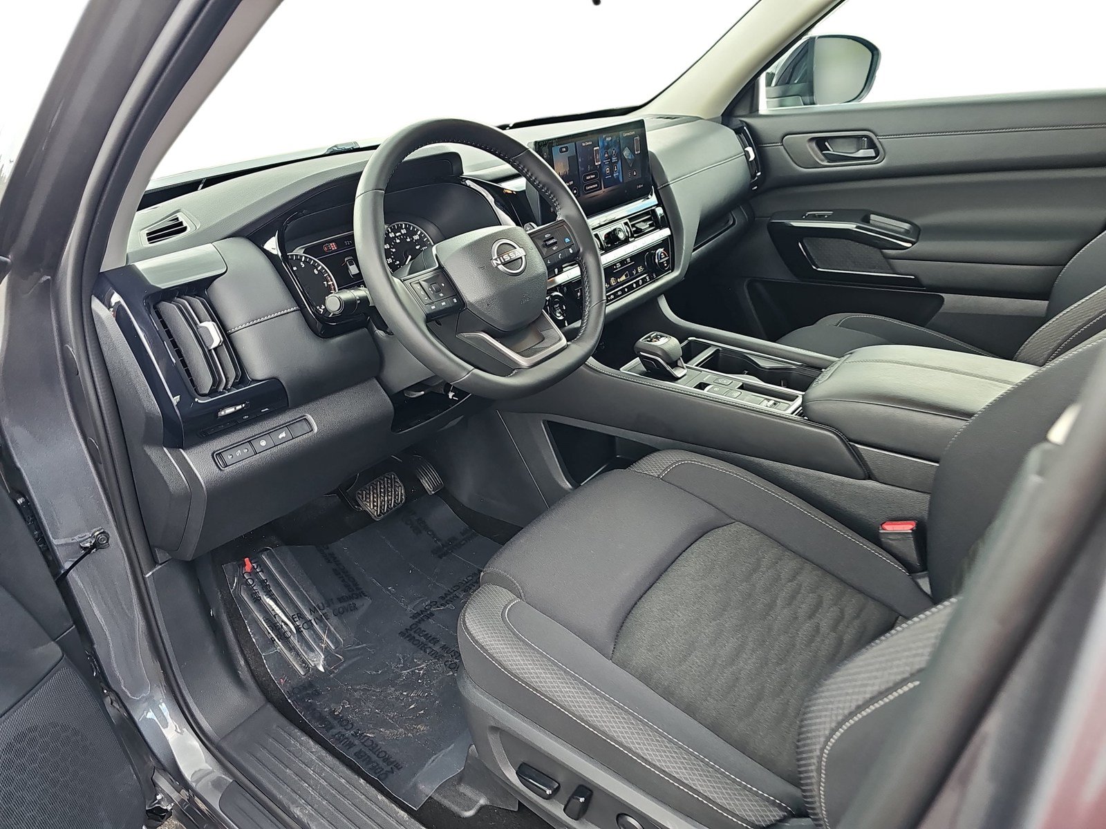 Used 2026 Nissan Pathfinder SV FWD image 13