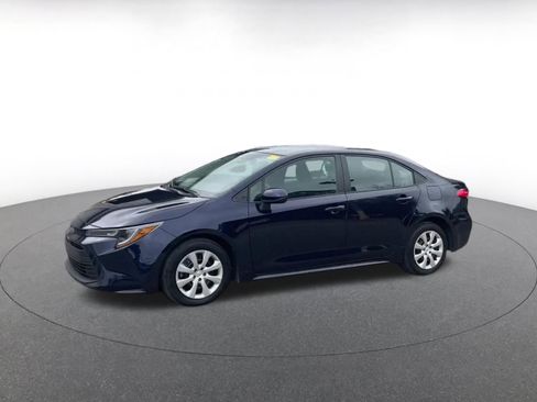 Used 2025 Toyota Corolla LE image 7