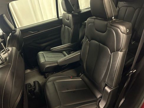 Used 2023 Jeep Grand Cherokee L Limited image 21