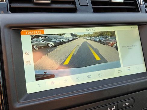 Used 2019 Land Rover Discovery SE AWD/4WD image 57