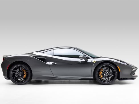 Certified 2022 Ferrari F8 Tributo RWD image 9