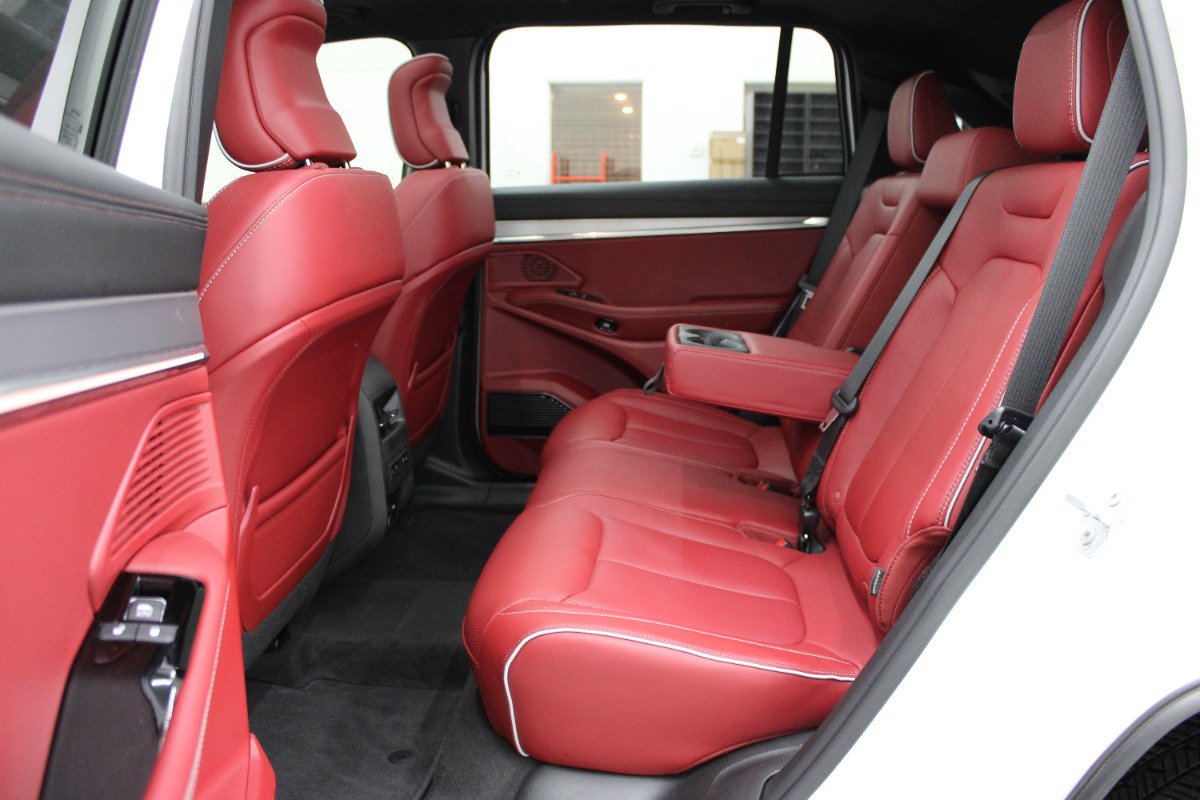 Used 2024 Jeep Wagoneer Launch Edition AWD/4WD image 8
