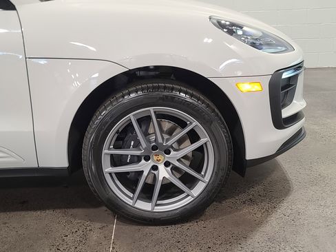 New 2026 Porsche Macan image 9