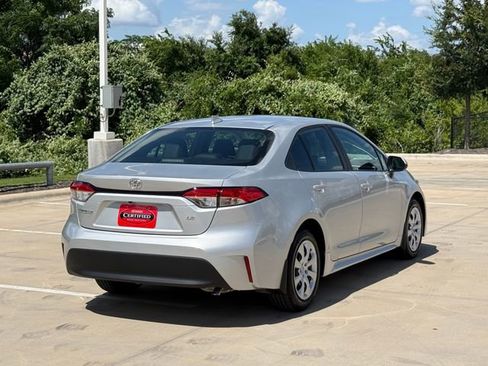 Used 2025 Toyota Corolla LE FWD image 4