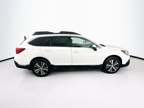 Used 2018 Subaru Outback 3.6R Limited AWD/4WD image 10