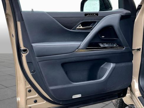 Used 2025 Lexus LX 700h Overtrail AWD/4WD image 22